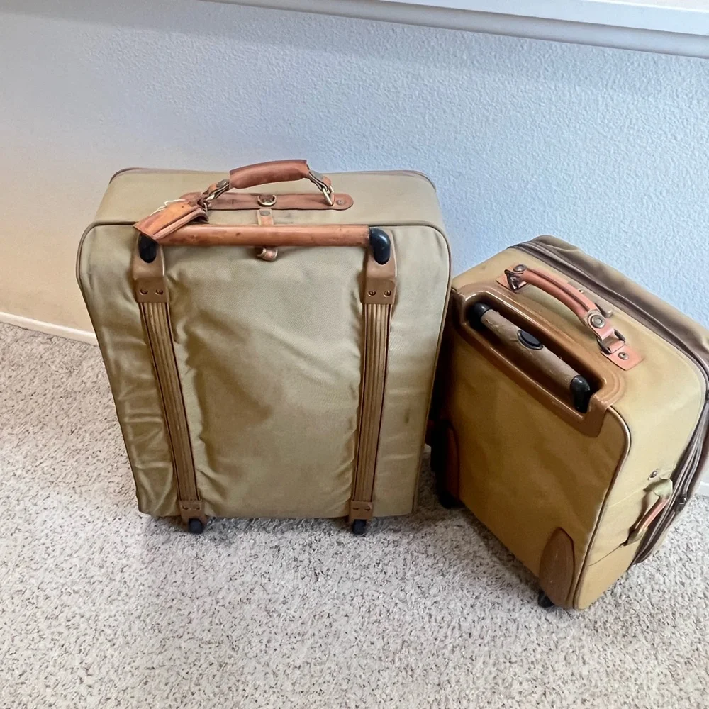 HARTMANN Nylon Leather trim Travel Luggage CarryOn Bag Travel two‎ read bellow
